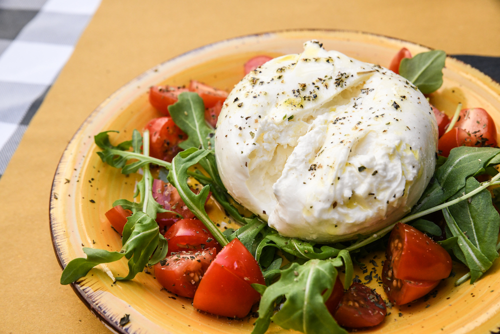 White Truffle Flavored Burrata Mozzarella Cheese 125 grs Unit
